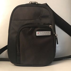 VICTORINOX Small Sling Backpack